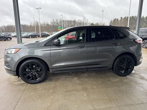 Certified 2023 Ford Edge SE w/ Black Appearance Package image 4