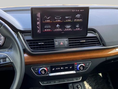 Used 2021 Audi Q5 2.0T Premium Plus w/ Premium Plus Package AWD/4WD image 7
