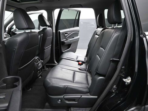 Used 2017 Honda Pilot Touring image 14
