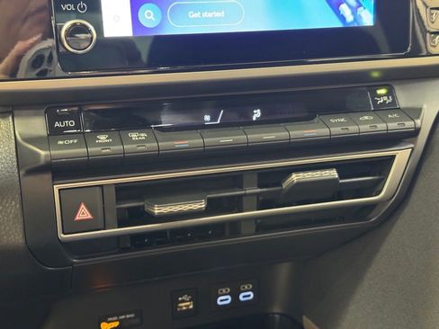 Used 2025 Toyota Camry LE FWD image 34
