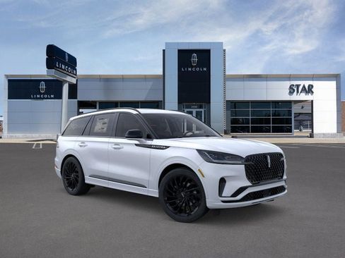 New 2025 Lincoln Aviator Reserve w/ Jet Appearance Package image 7