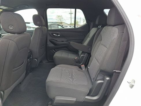 Used 2023 Chevrolet Traverse LT image 11