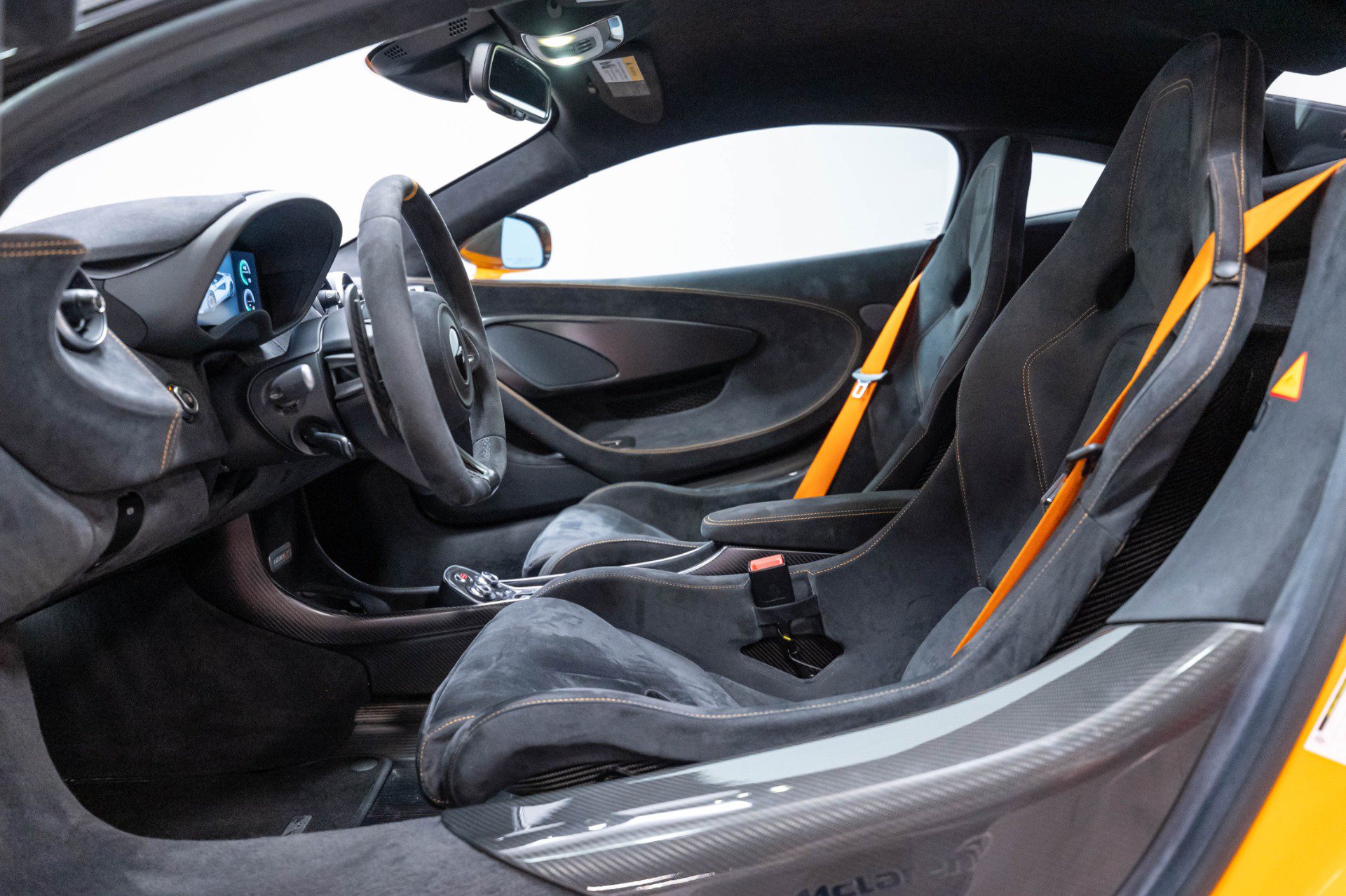 Used 2019 McLaren 600LT RWD image 10