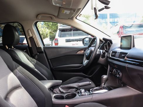 Used 2016 MAZDA MAZDA3 i Sport w/ Preferred Equipment Package image 18