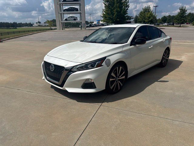 Used 2021 Nissan Altima 2.5 SR w/ SR Premium Package FWD image 2