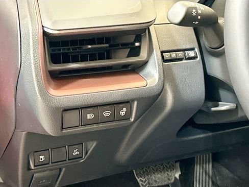 New 2026 Toyota Prius Plug-In Hybrid FWD image 8