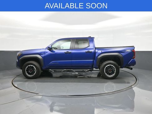 Used 2024 Toyota Tacoma TRD Off-Road AWD/4WD image 4