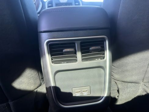 Used 2023 Chrysler 300 Touring w/ Sport Appearance Package image 17