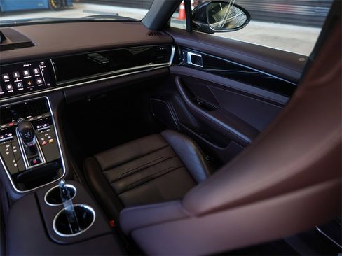 Certified 2022 Porsche Panamera 4S w/ Premium Package image 38