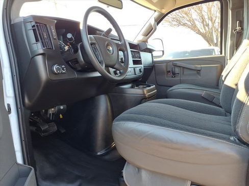 Used 2024 Chevrolet Express 2500 w/ Driver Convenience Package image 9