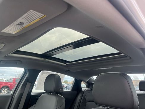 Used 2022 Chevrolet Malibu LT w/ Leather Package image 21