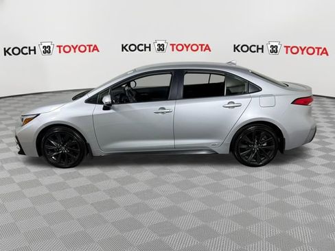 Certified 2026 Toyota Corolla SE AWD/4WD image 4