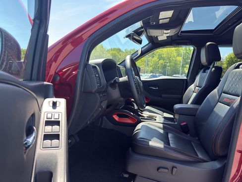 Certified 2023 Nissan Frontier PRO-4X w/ Pro-4X Premium Package AWD/4WD image 13