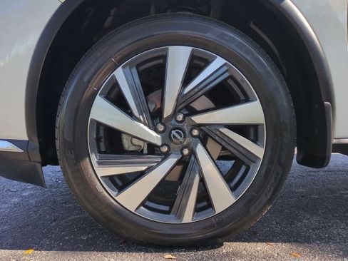 Used 2024 Nissan Murano SL image 14