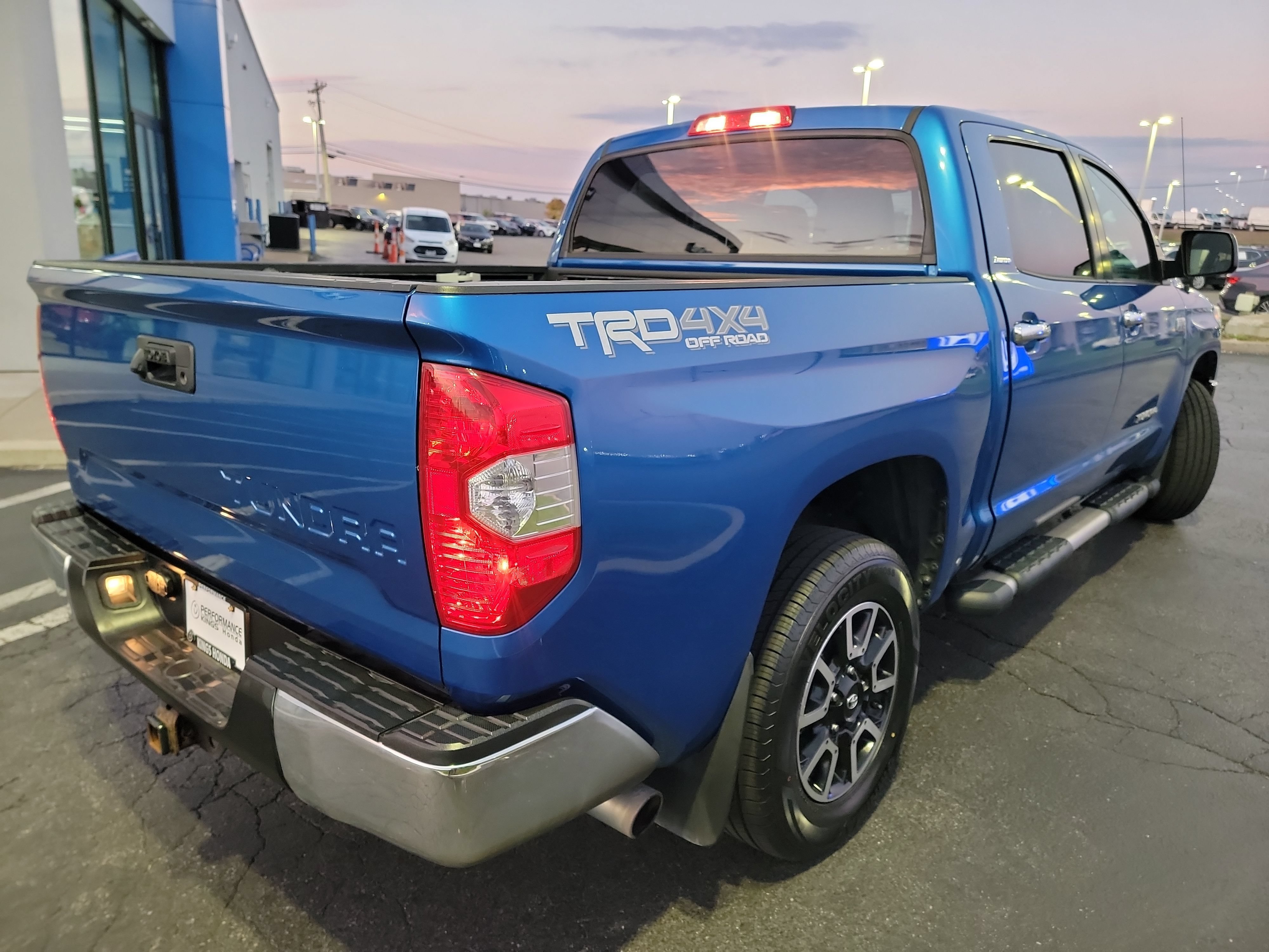 Used 2018 Toyota Tundra Limited AWD/4WD image 9