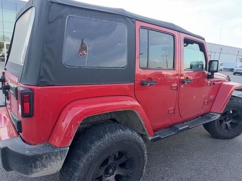 Used 2017 Jeep Wrangler Unlimited Sahara w/ Connectivity Group AWD/4WD image 5