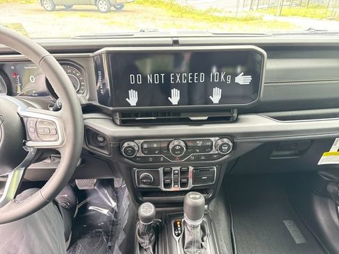New 2026 Jeep Wrangler Unlimited Sahara AWD/4WD image 21
