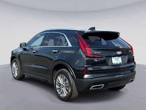 Used 2025 Cadillac XT4 Premium Luxury FWD image 6