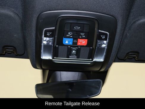 Used 2022 RAM 1500 Laramie AWD/4WD image 25