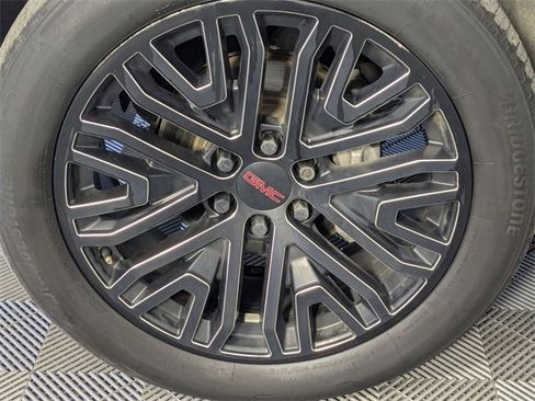 Used 2021 GMC Yukon XL SLT w/ SLT Luxury Plus Package image 8