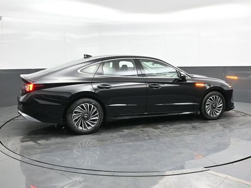 New 2025 Hyundai Sonata Limited image 3