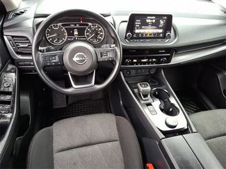 Used 2024 Nissan Rogue SV video 2