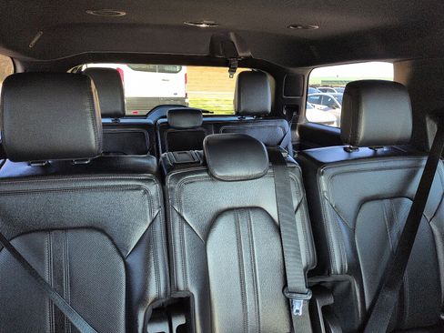 Used 2021 Ford Expedition Limited image 8