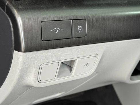 Used 2024 Hyundai Kona SEL FWD image 8