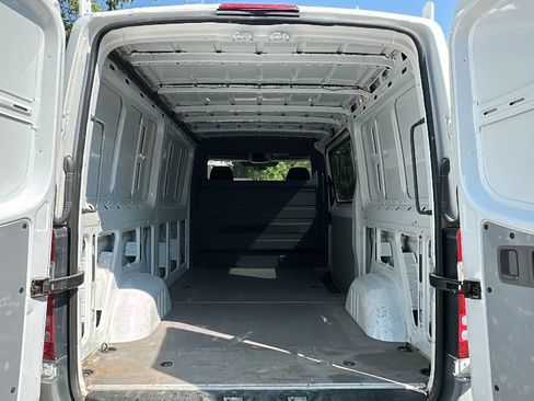Used 2015 Mercedes-Benz Sprinter 2500 w/ Additional Battery Package image 12