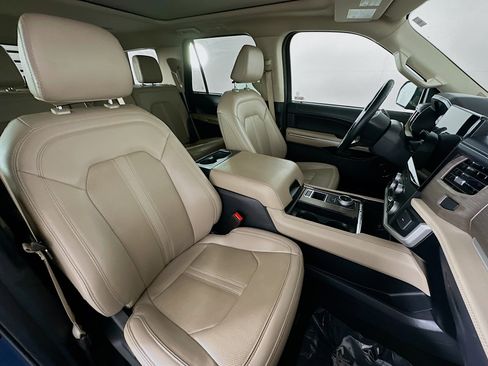Used 2024 Ford Expedition Limited image 34