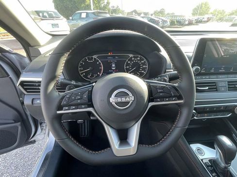 New 2025 Nissan Altima 2.5 SR image 19
