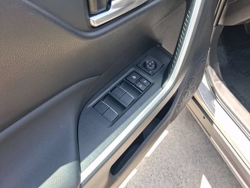 Used 2025 Toyota RAV4 XLE AWD/4WD image 14