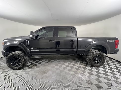 Used 2022 Ford F250 Lariat w/ Black Appearance Package AWD/4WD image 9