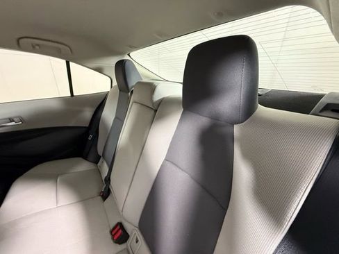 Used 2021 Toyota Corolla LE image 25
