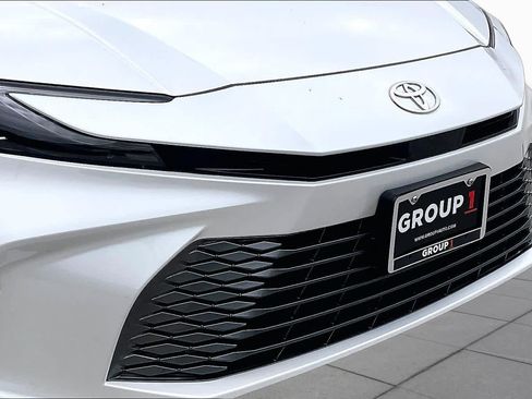 Used 2025 Toyota Camry XLE w/ Premium Package FWD image 30