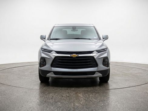 Used 2025 Chevrolet Blazer LT FWD image 2