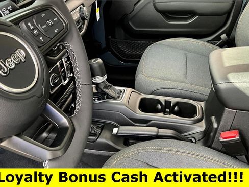 New 2025 Jeep Gladiator Sport image 17