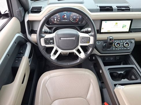 Used 2020 Land Rover Defender 110 HSE image 10
