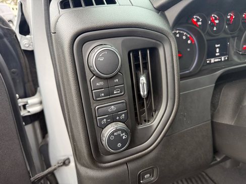 Used 2021 Chevrolet Silverado 1500 Custom image 16