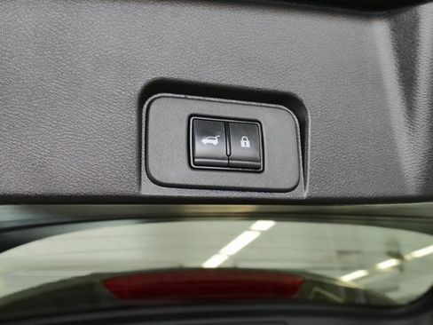 Used 2025 Nissan Rogue SV image 14