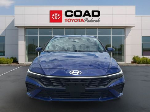 Used 2025 Hyundai Elantra Limited FWD image 7