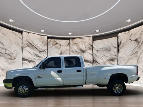 Used 2004 Chevrolet Silverado 3500 LS w/ Heavy-Duty Power Package image 5