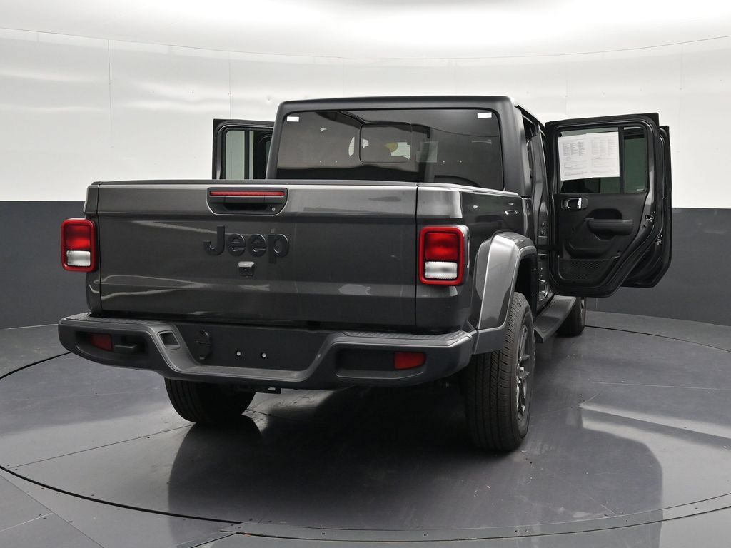 Used 2025 Jeep Gladiator Sport AWD/4WD image 35