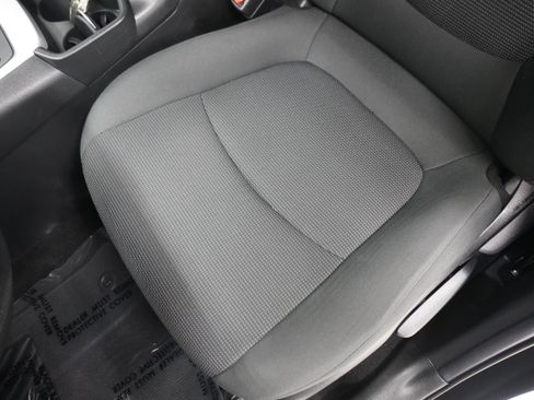 Used 2021 Toyota RAV4 LE FWD image 12