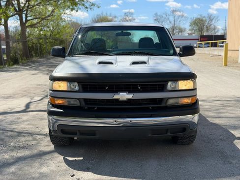 Used 2001 Chevrolet Silverado 1500 2WD Regular Cab image 2