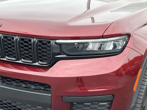 Used 2021 Jeep Grand Cherokee L Laredo AWD/4WD image 10