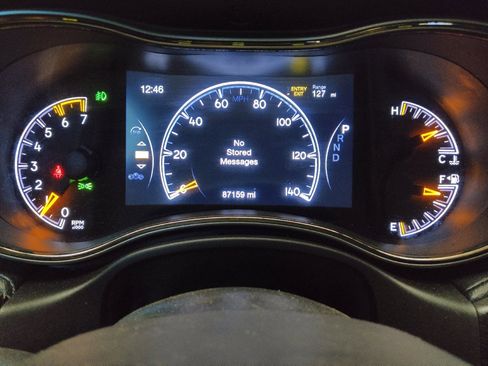 Used 2020 Jeep Grand Cherokee High Altitude AWD/4WD image 23