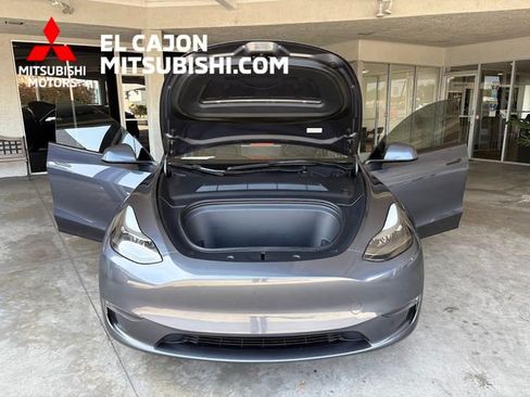 Used 2023 Tesla Model Y Performance AWD/4WD image 18