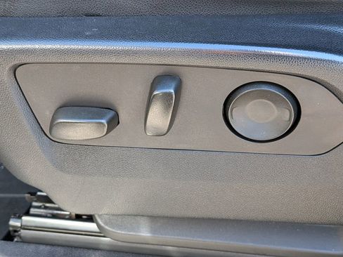 Used 2021 Chevrolet Tahoe Z71 w/ Rear Media and Nav Package image 19