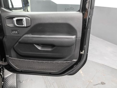 Used 2022 Jeep Wrangler Unlimited Sahara image 41